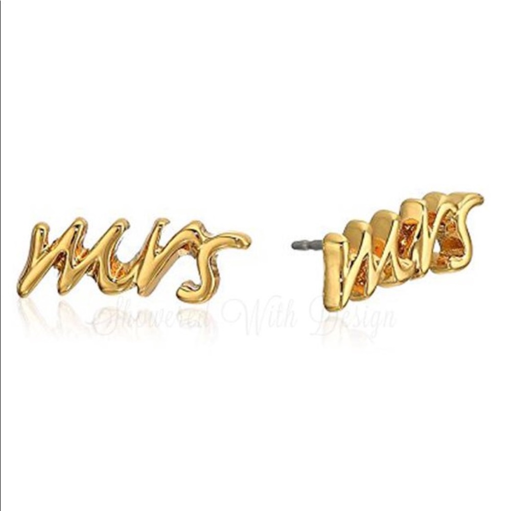 Gold Mrs earrings